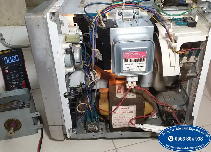 Sửa lò vi sóng Bosch báo lỗi tại Hà Nội
