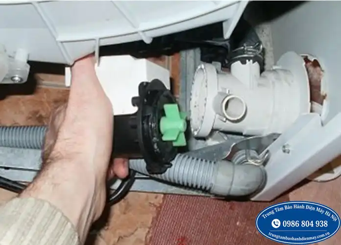 Sửa máy giặt Bosch không xả nước tại Hà Nội
