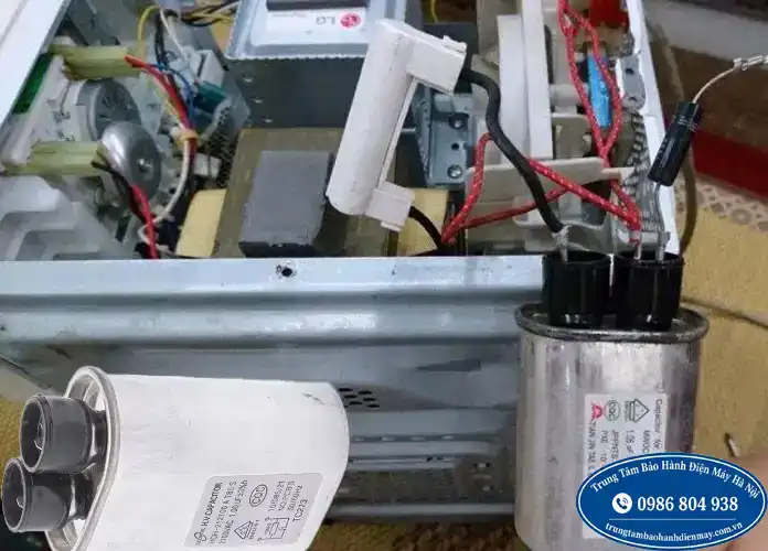 Thay tụ lò vi sóng Electrolux không nóng tại Hà Nội