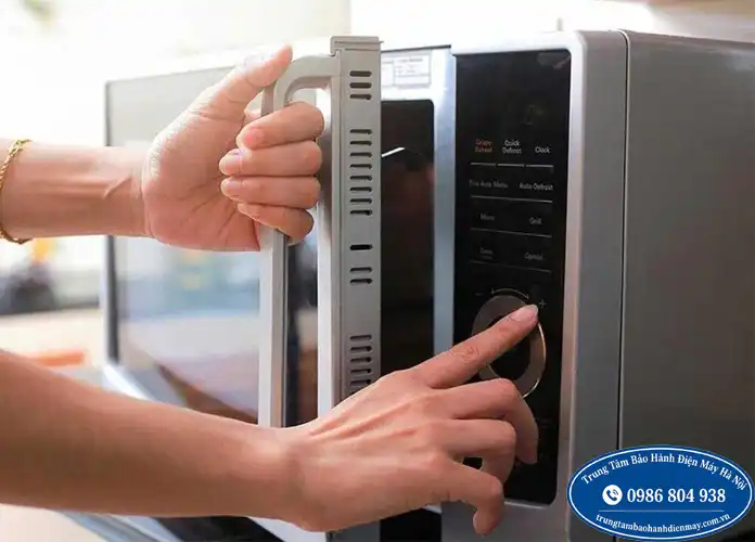 Sửa lò vi sóng LG liệt phím tại Hà Nội