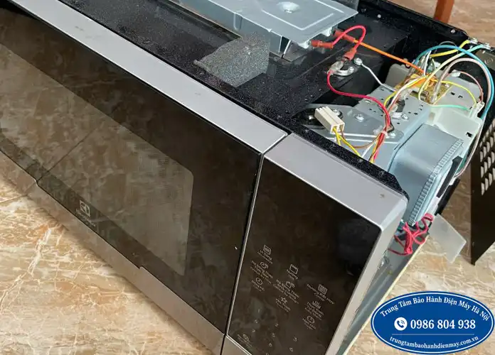 Sửa lò vi sóng Sanyo AQUA không vào điện tại Hà Nội