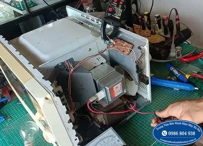 Sửa lò vi sóng Sharp không vào điện tại Hà Nội