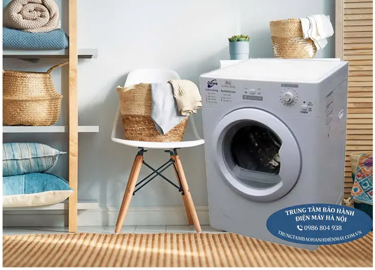 Bảo hành máy sấy quần áo Daiwa tại Hà Nội – kỹ thuật viên kiểm tra tại nhà