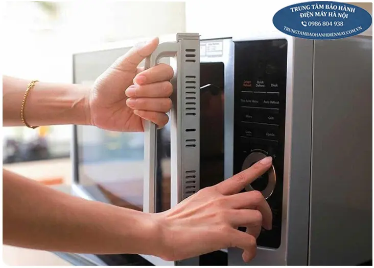 Kiểm tra núm vặn chế độ lò vi sóng