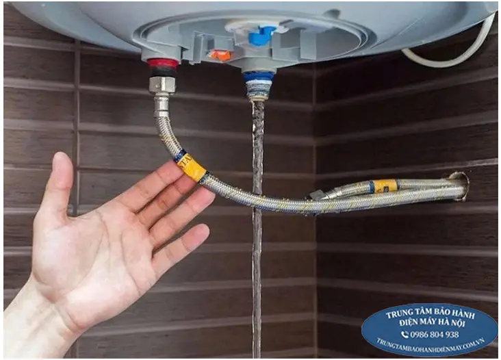 Kiểm tra nguồn nước cấp cho bình nóng lạnh