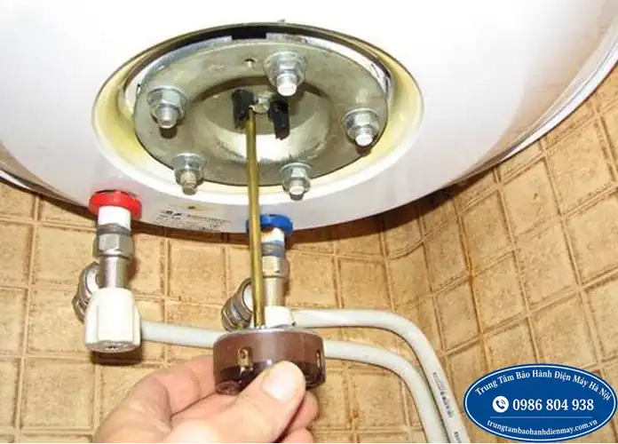 Sửa bình nóng lạnh bị nhảy rơ le liên tục tại Hà Nội