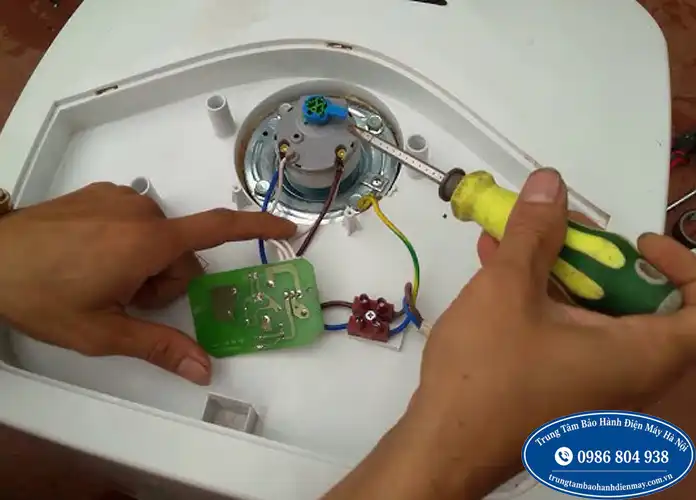 Sửa bình nóng lạnh hỏng rơ le tại Hà Nội