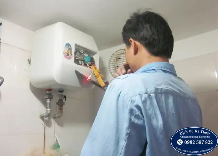 Sửa bình nóng lạnh rò điện tại Hà Nội