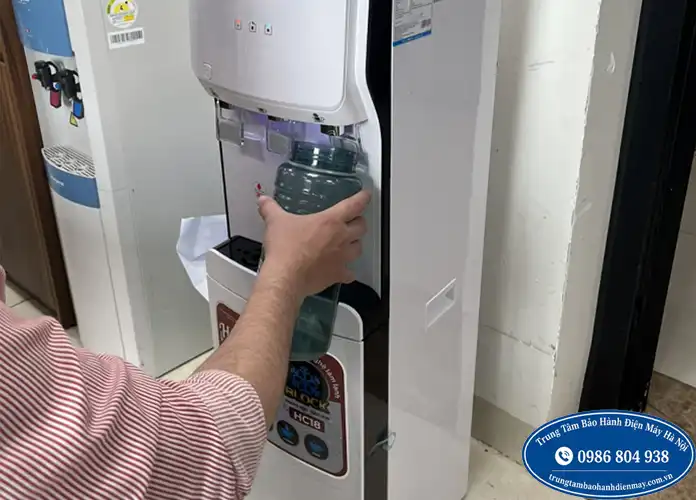 Sửa cây nước nóng lạnh không ra nước tại Hà Nội