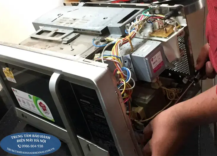 Dịch vụ sửa chữa lò vi sóng LG tại nhà Hà Nội - Thợ giỏi phục vụ 24/7