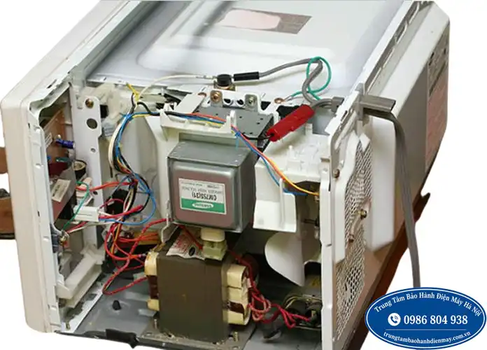 Sửa lò vi sóng Midea không nóng tại Hà Nội