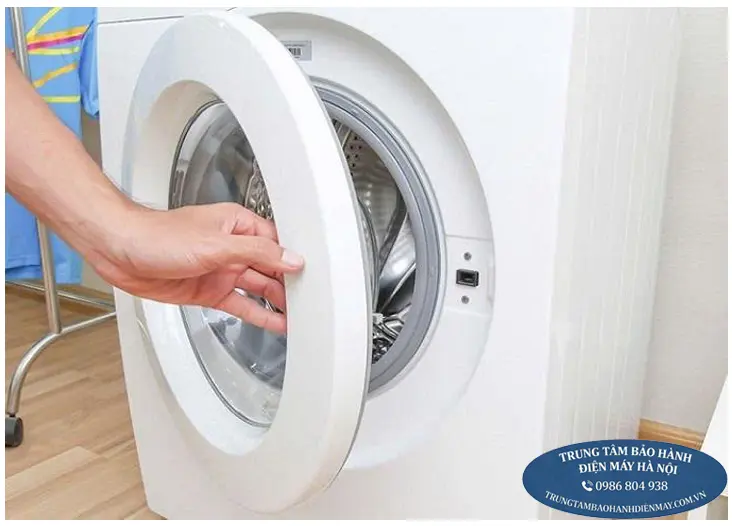 Thay thế công tắc cửa máy giặt Electrolux chính hãng